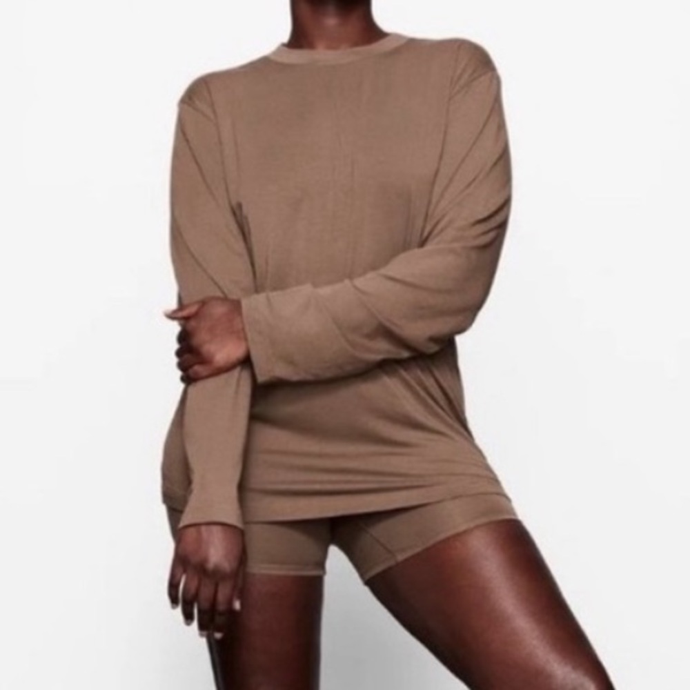 Skims Brown Lounge Set: Long Sleeve Top and Shorts Size Small